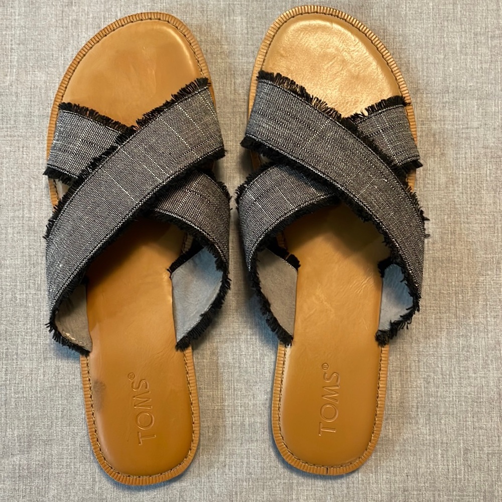 Tom’s Sandals - Size 10! So cute!